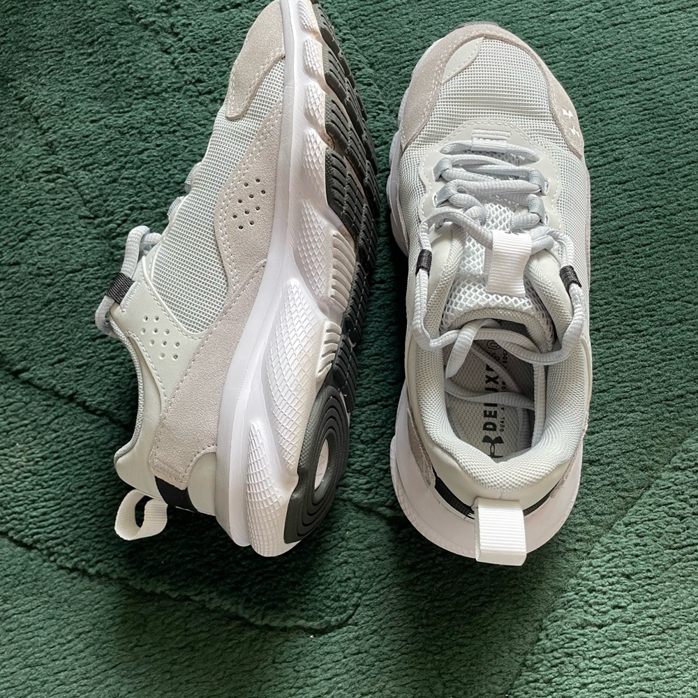 Under Armour Light Gray and White Athletic Shoes